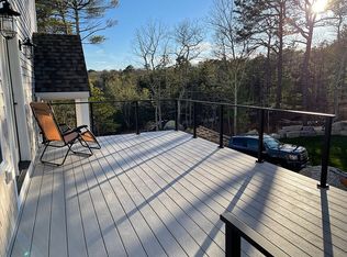 27 Oak Bluff Rd, Sagamore Beach, MA 02562