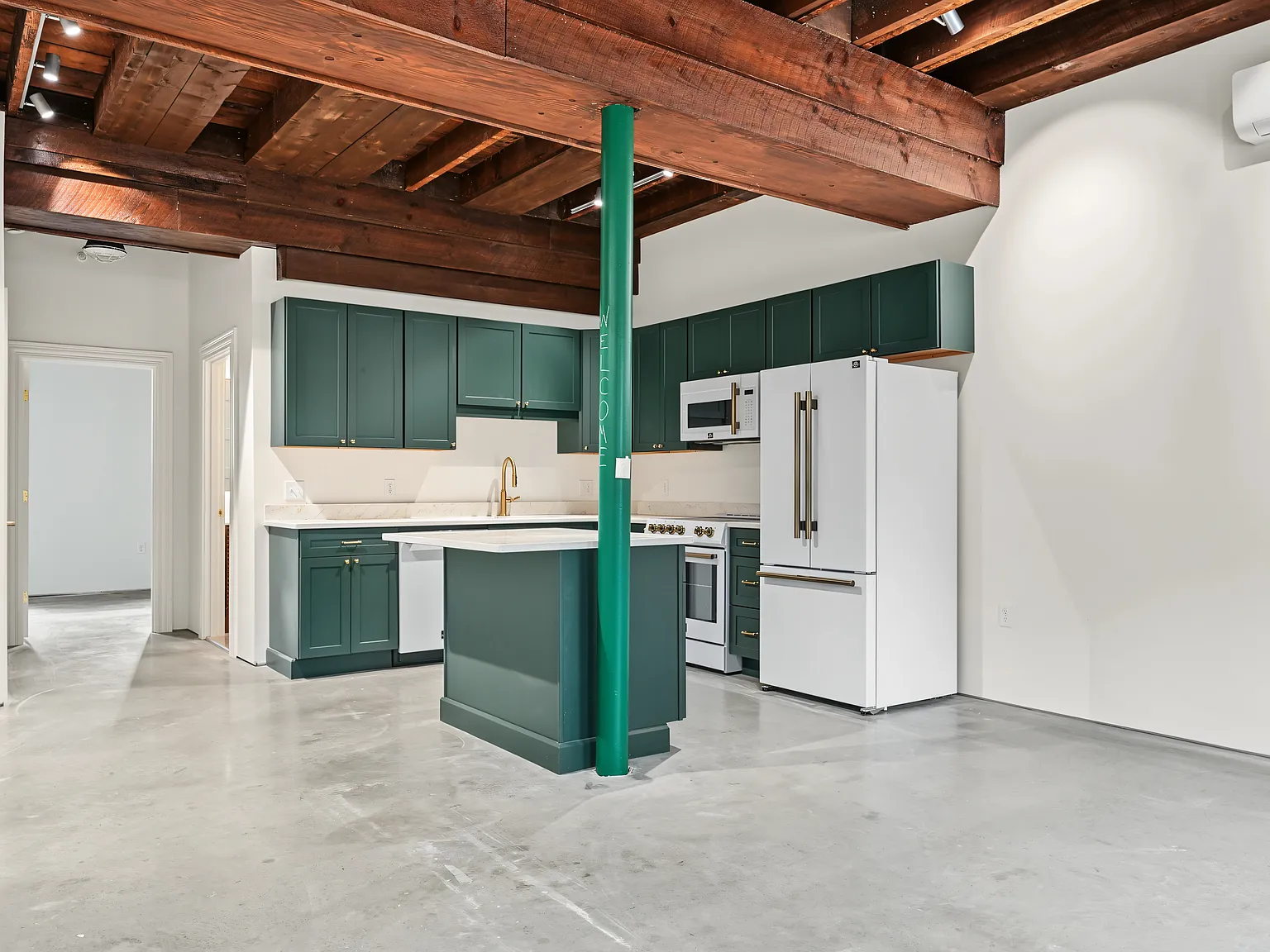 1 bed, 660 sqft, $2,200 — Photo 2