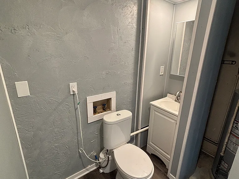 1635 Claudia Ave — Photo 9