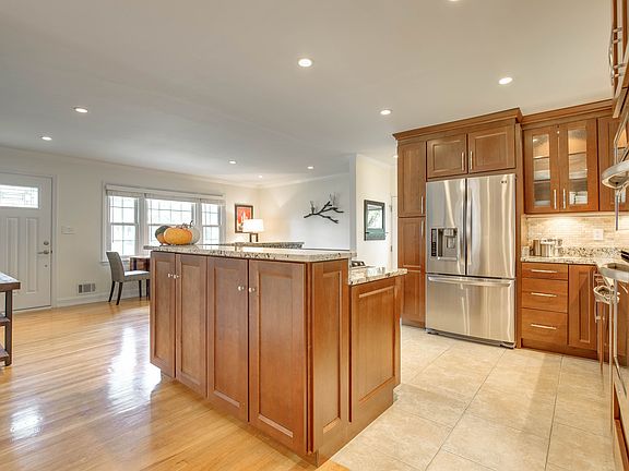 5th image of 2537 Avon Ln