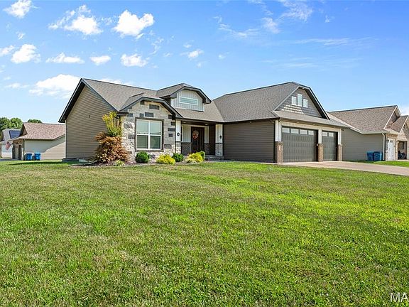 2nd image of 31 Ellington Dr