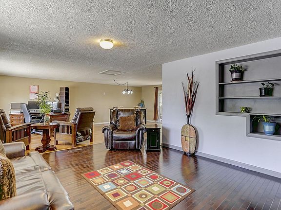 5th image of 1636 Kimbark St