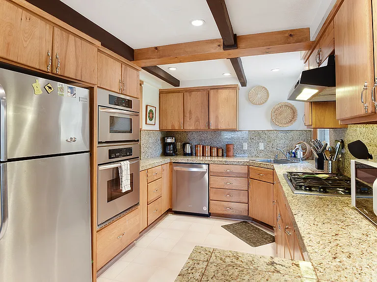 259 Rim Dr — Photo 7