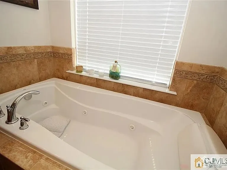 2203 Leia Ln — Photo 7