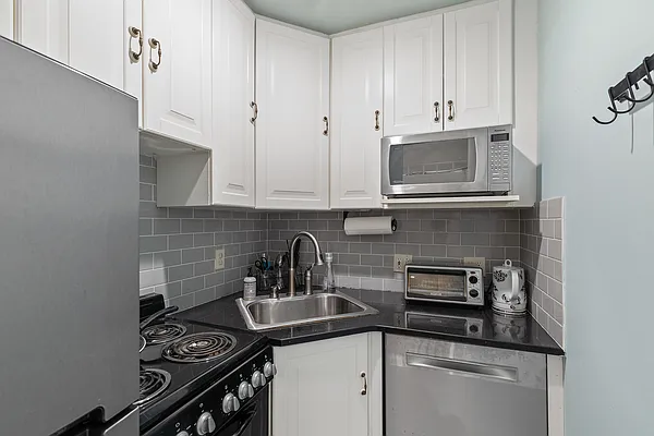 Rented by Keller Williams NYC | media 3