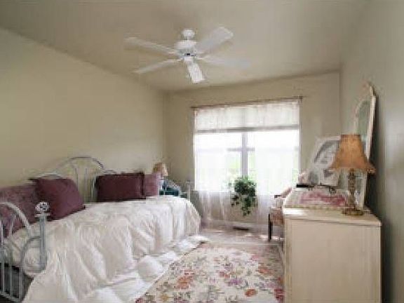 6 CHESTERFIELD CT