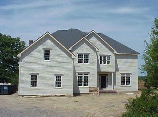 11 Charter Rdg, Newtown, CT 06482