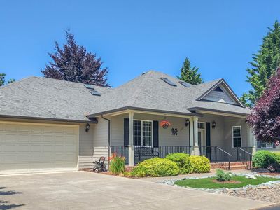 1260 NE Granite Ridge St, Roseburg, OR, 97470