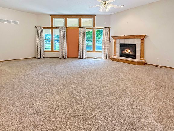 2nd image of 2120 Pico Ct