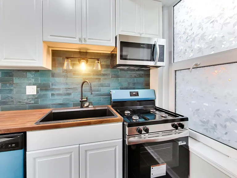1416 W Huron St #2F — Photo 8