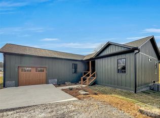 171 Peyton Elaine Rd, Clyde, NC 28721