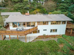 5245 SW 18th Dr, Portland, OR 97239