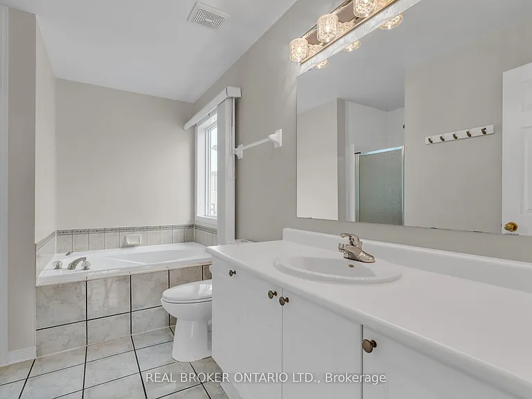 1133 Clyde Ave — Photo 14