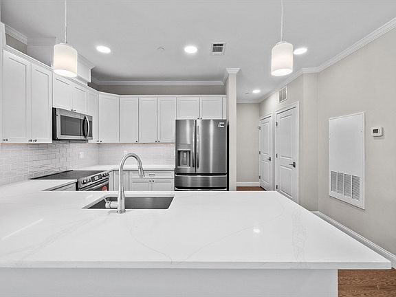 5th image of 485 Blue Hills Pkwy #33