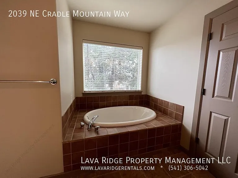 2039 Cradle Mountain Way — Photo 20