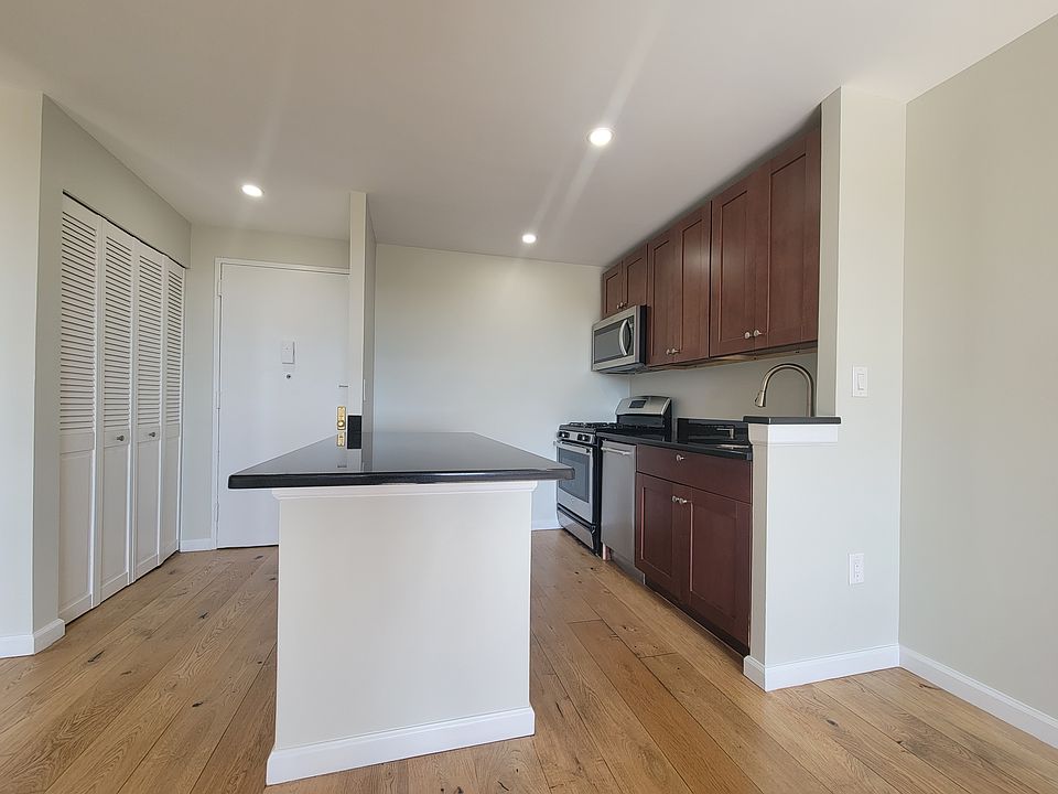 1st image of 829 Greenwood Ave APT 2G