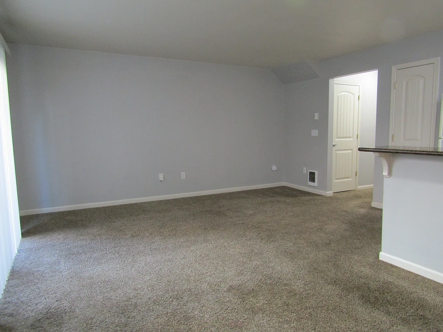 3 bed, 2.5 bath, 1278 sqft, $2,395 — Photo 2