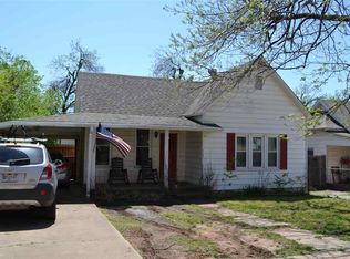 906 Delaware St, Perry, OK 73077