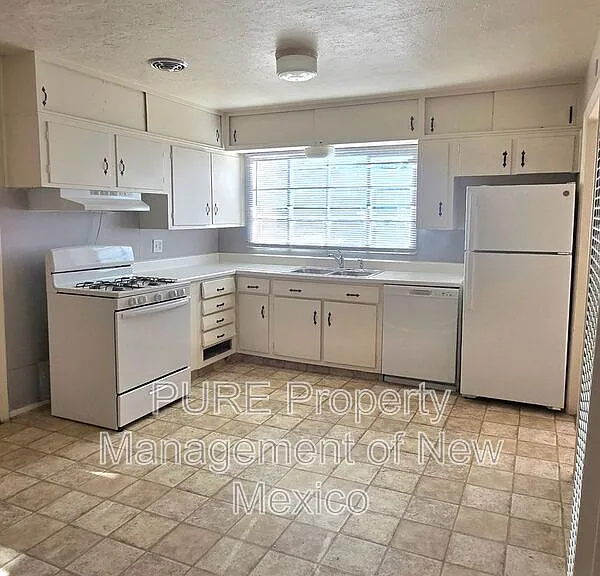 726 El Paso Dr — Photo 4
