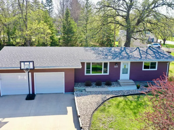 325 Main St S, New London, MN 56273