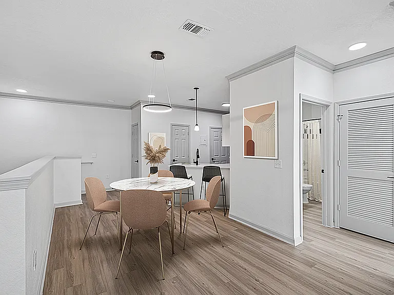 Halston World Gateway Apartment Homes — Photo 35