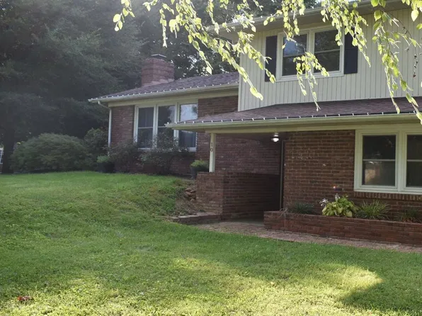 10 Tamarack Dr, Jeffersonville, IN 47130