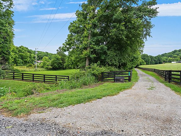 3rd image of 1780 Molly Hollow Rd