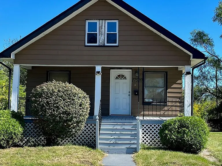 17520 Russell St — Photo 1