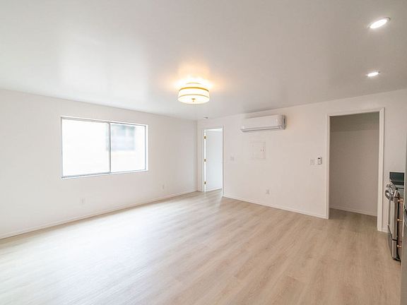 3rd image of 490 42nd St #498