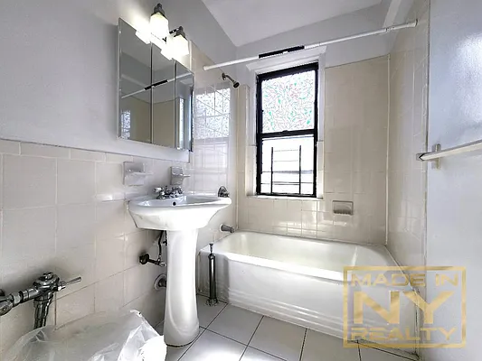 Rented by Made In NY Realty | media 9