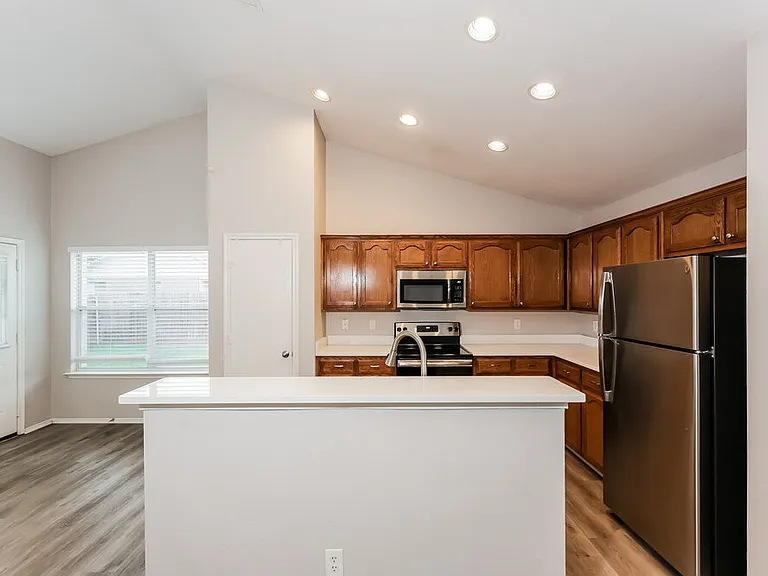1108 Boxwood Dr — Photo 8