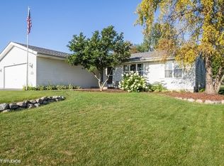140 Sundance Trl, Capron, IL 61012