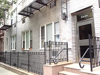 25 West 84th Street in Upper West Side