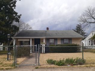 826 Shelby Dr, Oxon Hill, MD 20745