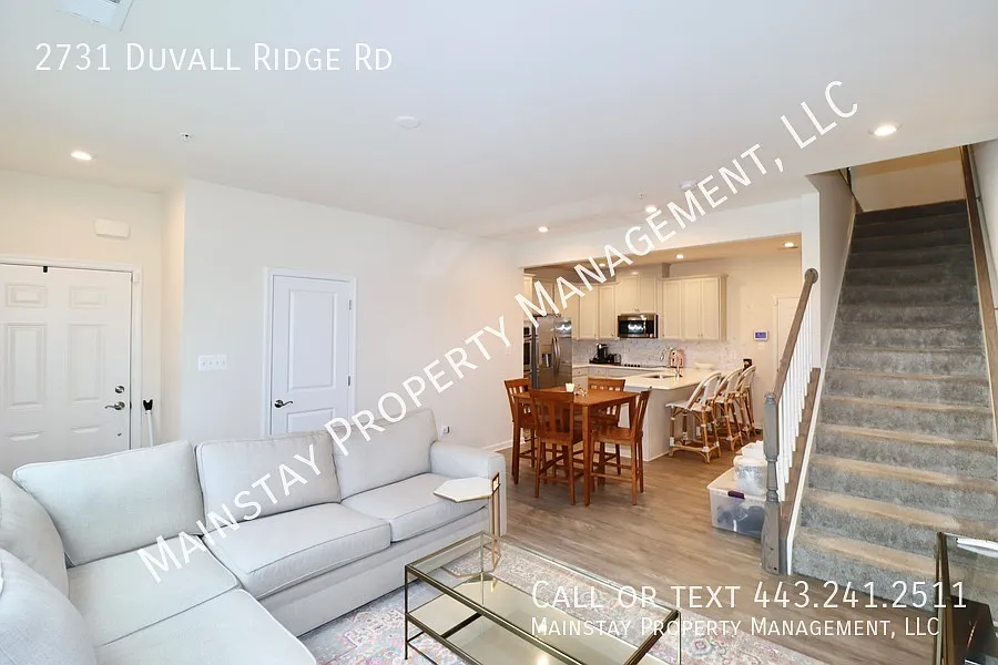 2 Bedroom Plus DEN End Unit Townhome W Garage! — Photo 4