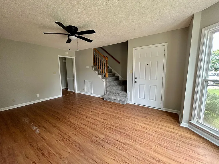 1225 Cobblestone Ln — Photo 6