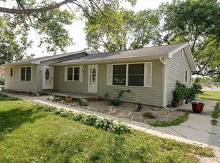 1403 1st Ave, Center Point, IA 52213