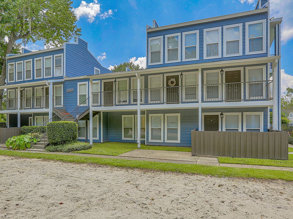 Fairway-View-II_2245-College-Dr_II-2039570_PHO-80