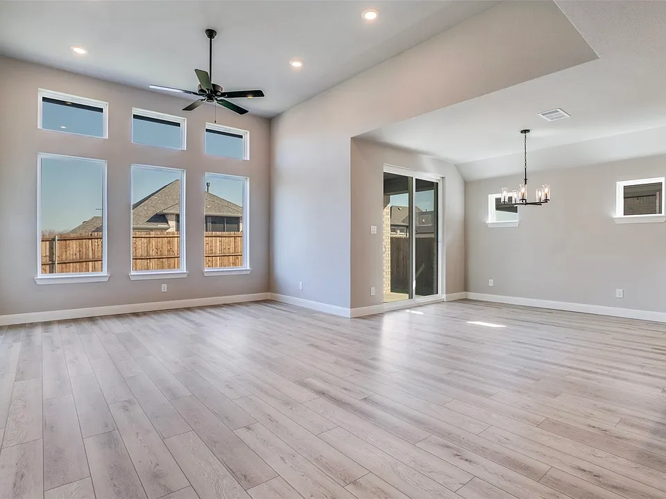 1112 Century Tree Ln