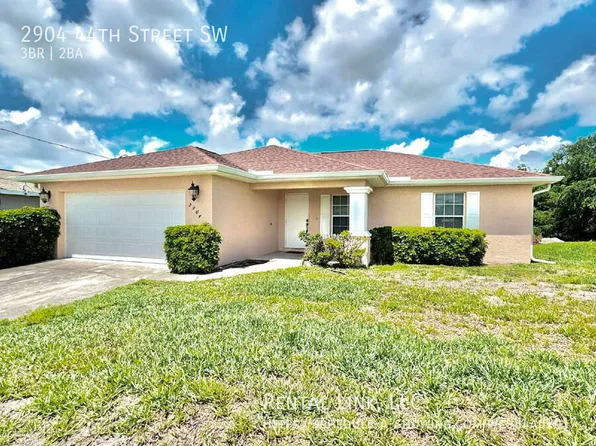 2904 44th St SW, Lehigh Acres, FL 33976