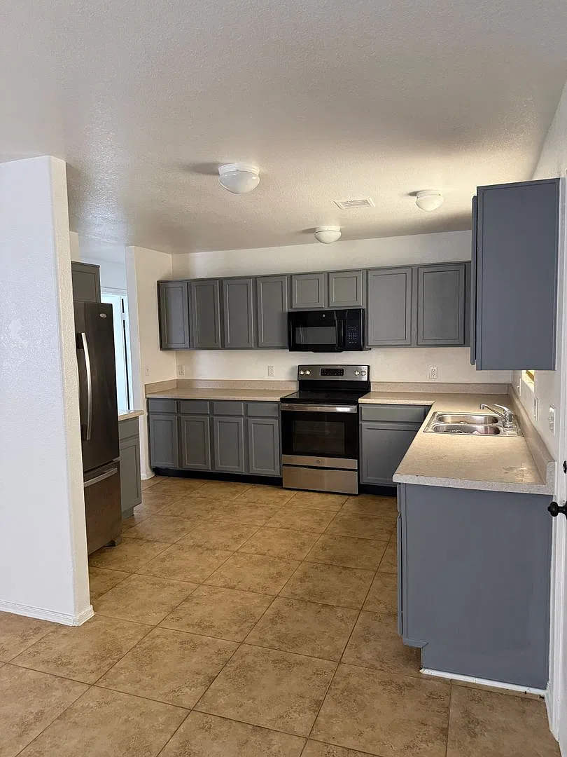 3 Bed 2 Bath 196 S Picacho Heights Rd Eloy Az — Photo 4