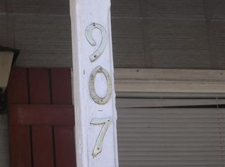 907 E Davis St, Burlington, NC 27215
