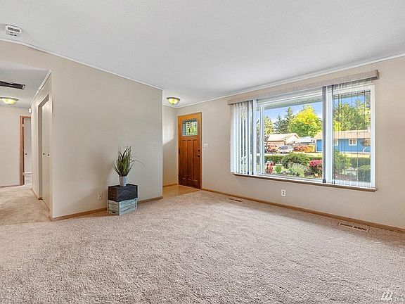 3rd image of 4710 Belair Dr SE