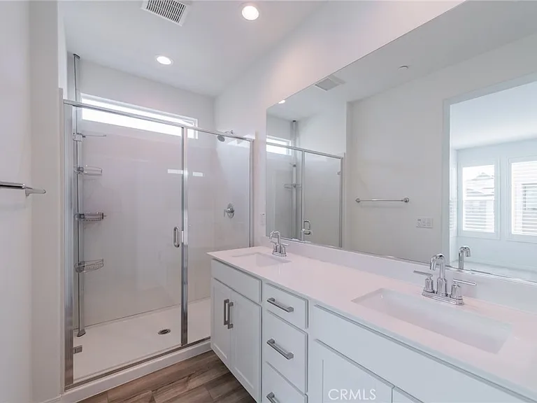 142 Sawbuck — Photo 28