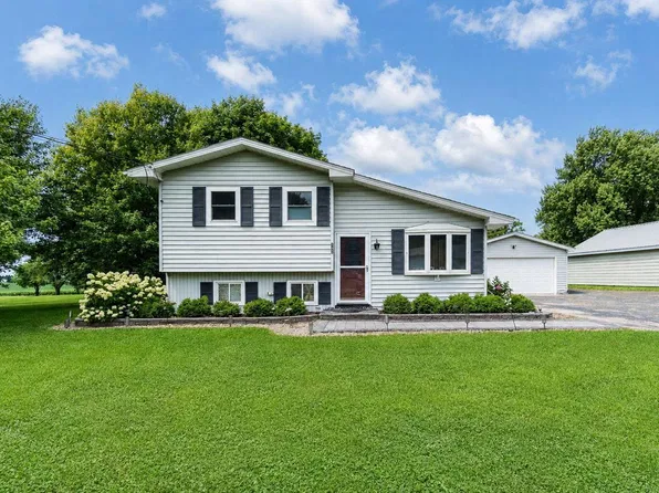 135 Prairie STREET, Sharon, WI 53585