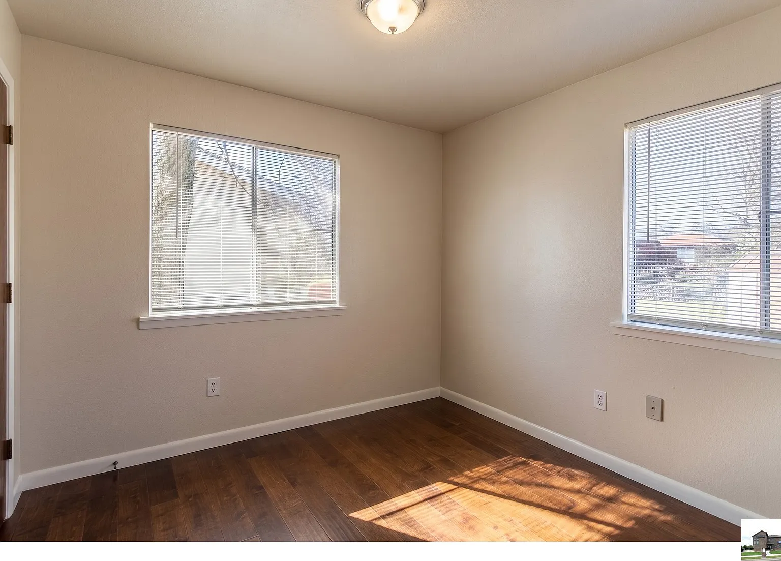 4 bed, 1.5 bath, 1098 sqft, $975 — Photo 4