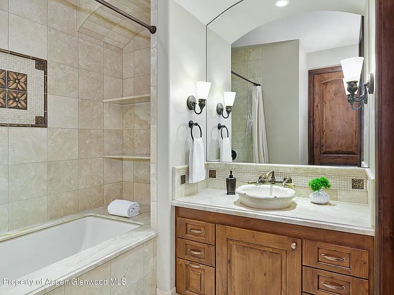 1232 Mountain View Dr #B — Photo 26