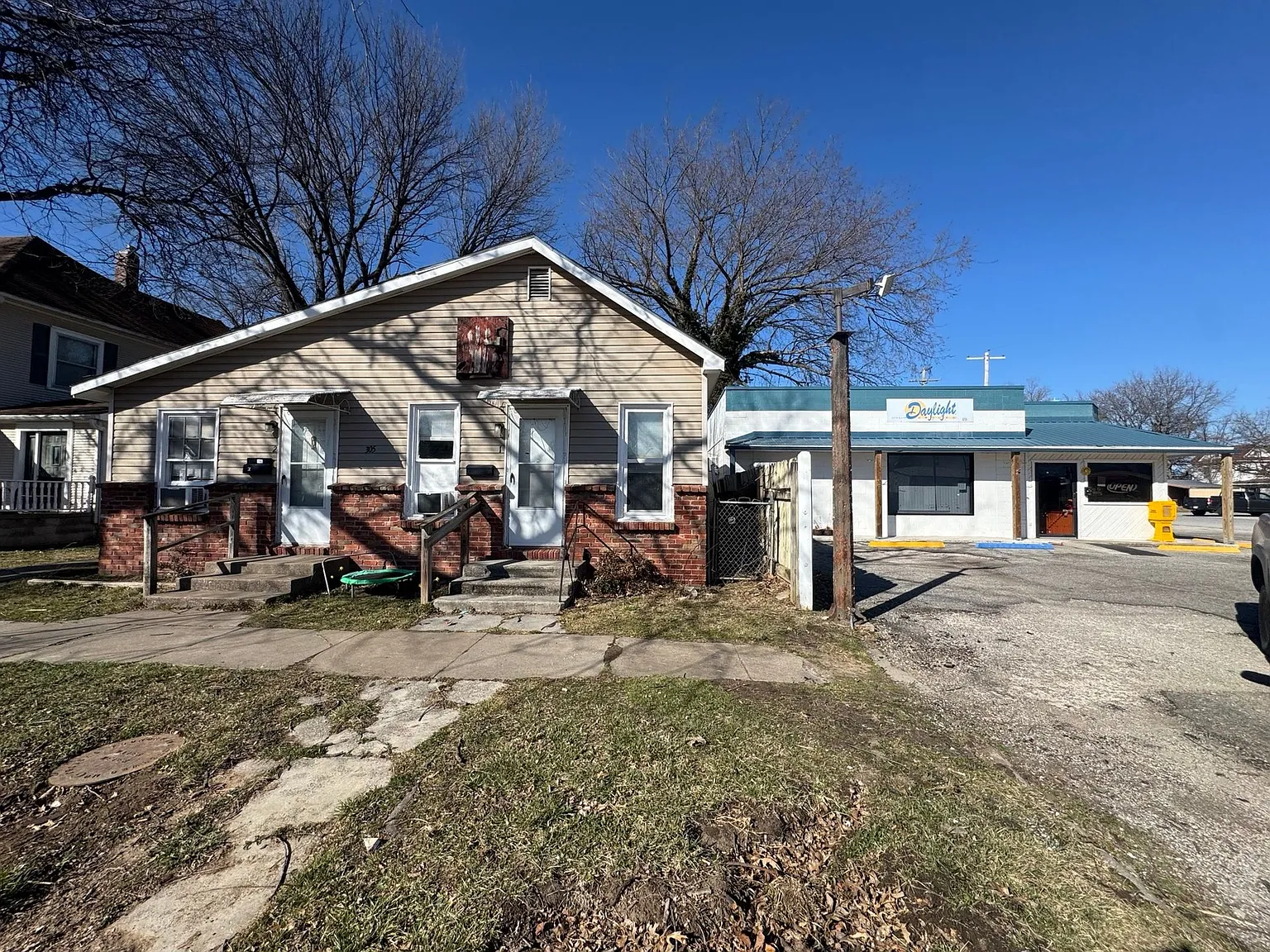 Renovated 1BR | Dogs & Cats Welcome | Water & Trash Included | Columbus KS — Photo 4