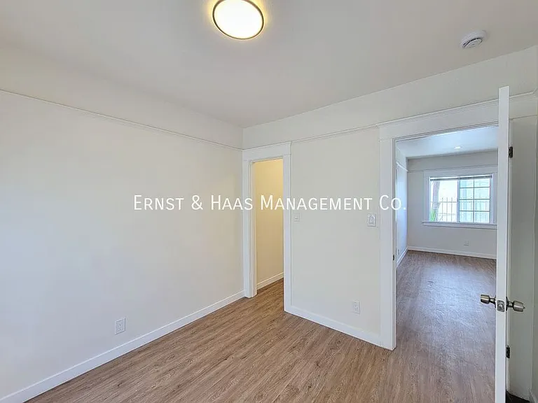 154 E Eagle St #2 — Photo 8