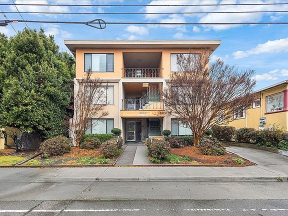 2nd image of 854 40th St APT 4